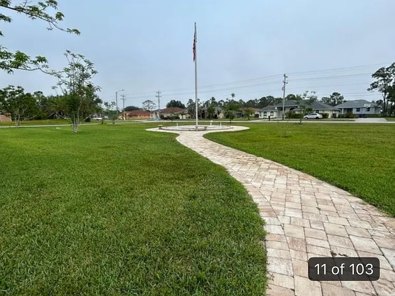 605 Mirror Lakes Dr — Photo 8