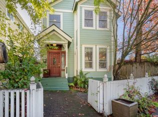702 Chestnut St, Santa Cruz, CA 95060