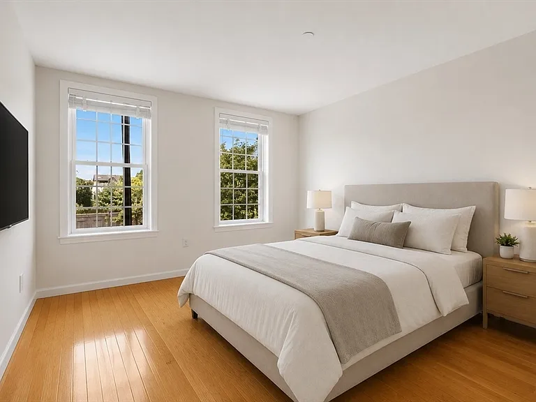 55 Chelsea St #55 — Photo 14