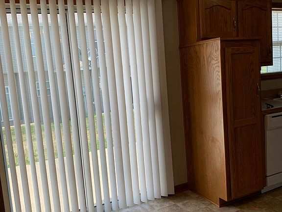 3rd image of 1005 NE Whispering Winds Cir Unit 77