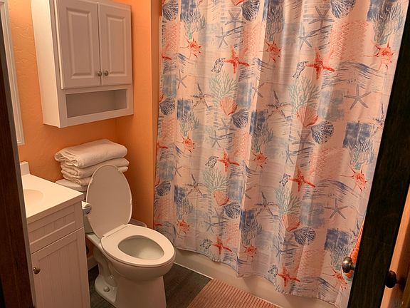 5th image of 703 Boetzkes Ave #2