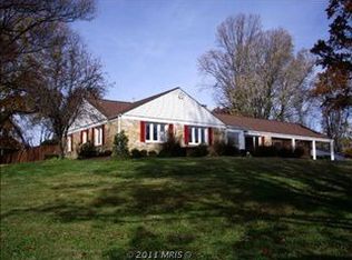 4912 Brook Hills Dr, Annandale, VA 22003