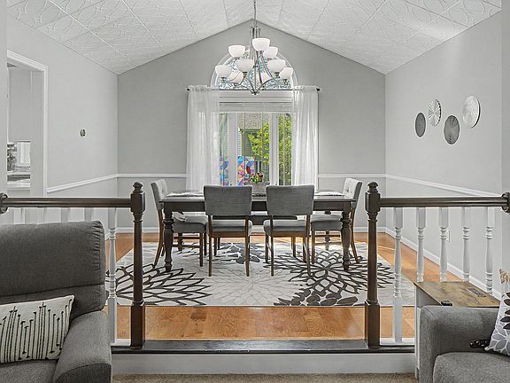 5th image of 1705 Rushmore Dr