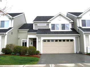 104 Hummingbird Ln, South Burlington, VT 05403