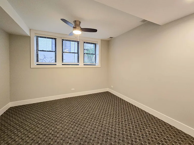 4839 1/2 N Wolcott Ave #G — Photo 9