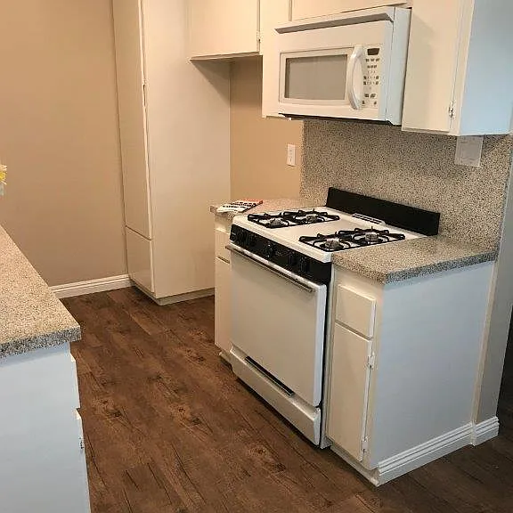 Cypress Point Apartments — Photo 8