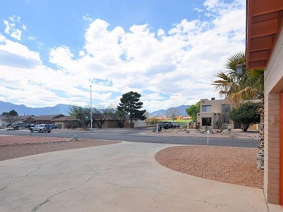 3rd image of 2551 S Player Ave