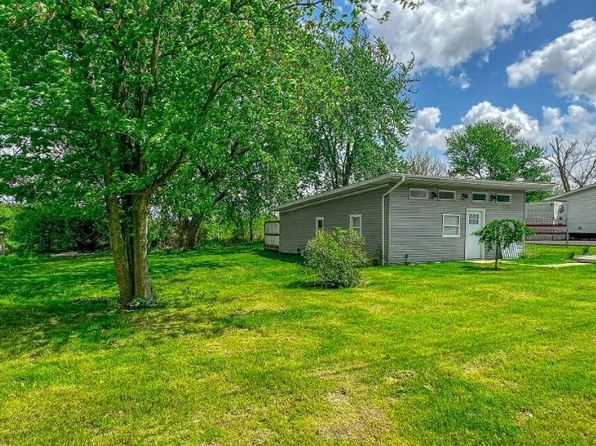 10007 Kreitzburg St, Dyer, IN 46311