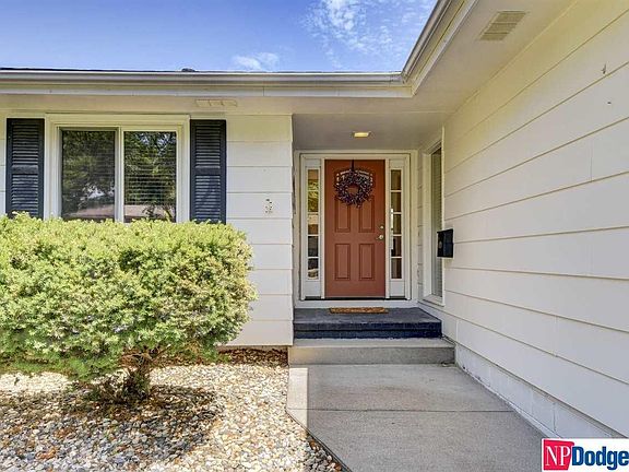 3rd image of 1109 Laport Dr