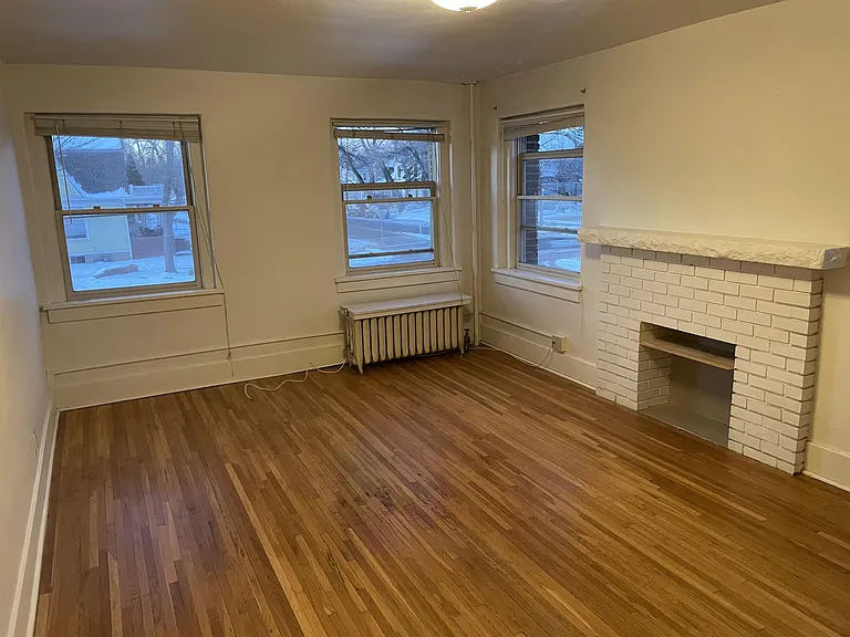 200 East Laurel Street - 10 — Photo 4