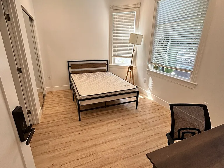 1336 W 22nd St #1336 — Photo 8