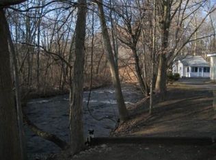 31 Grist Mill Rd APT 4, Moodus, CT 06469