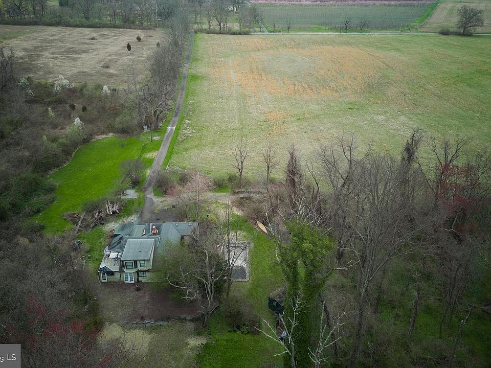 2nd image of 2861 Creamery Rd