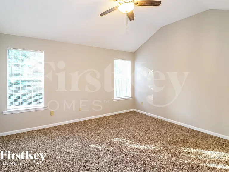 1411 Carlton Ridge Dr — Photo 10