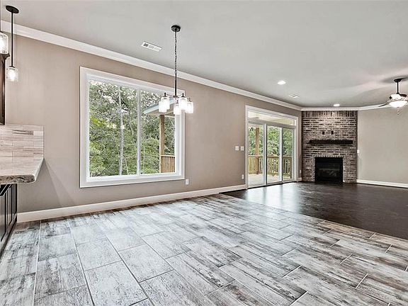 4th image of 17 Huskins Cir