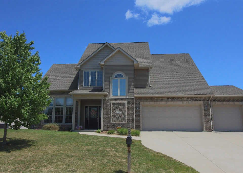 1st image of 294 Macbeth Dr