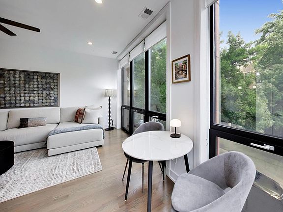 5th image of 1012 N Paulina St #2