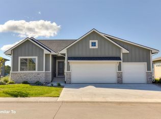 8905 Beery Pl, Johnston, IA 50131