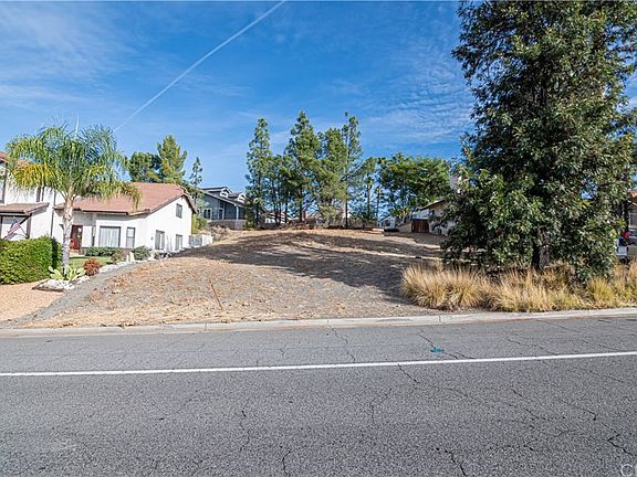 4th image of 22610 Canyon Lake Dr S