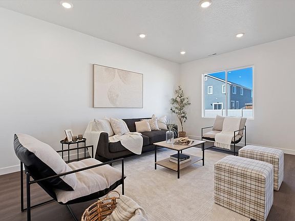 4th image of 1554 E Pheasant Rd #213