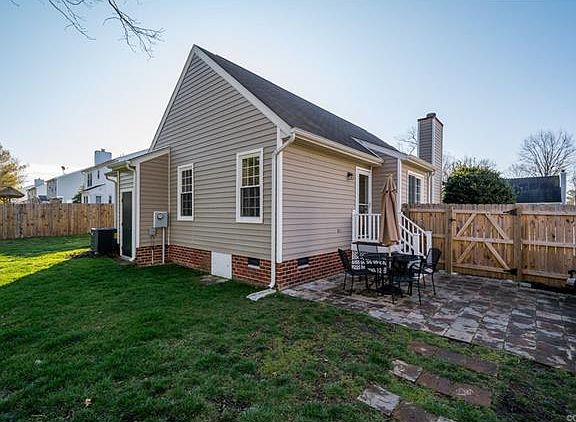 3rd image of 118 Sunny Dr