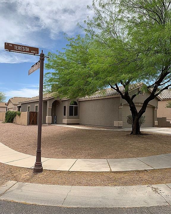 Home is on a corner lot