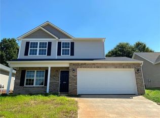 1644 Mayfair Dr, Conover, NC 28613