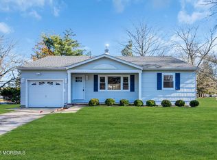 89 Brakenbury Drive, Toms River, NJ 08757