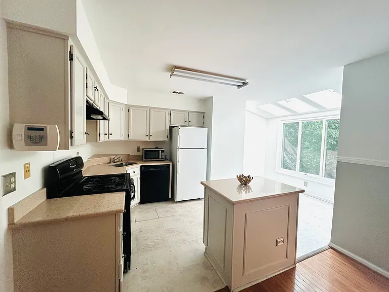 6072 Clay Spur Ct — Photo 49