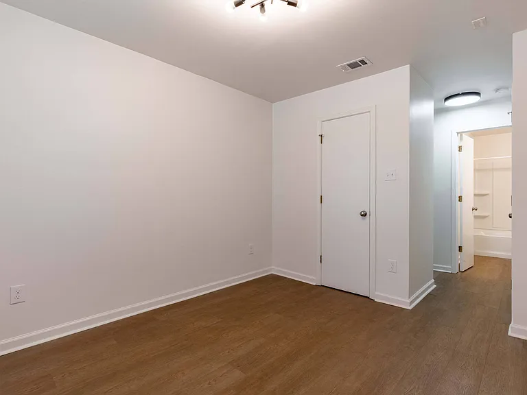 Whitney Manor — Photo 23