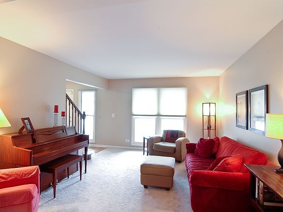 5th image of 96 N Royal Oak Dr