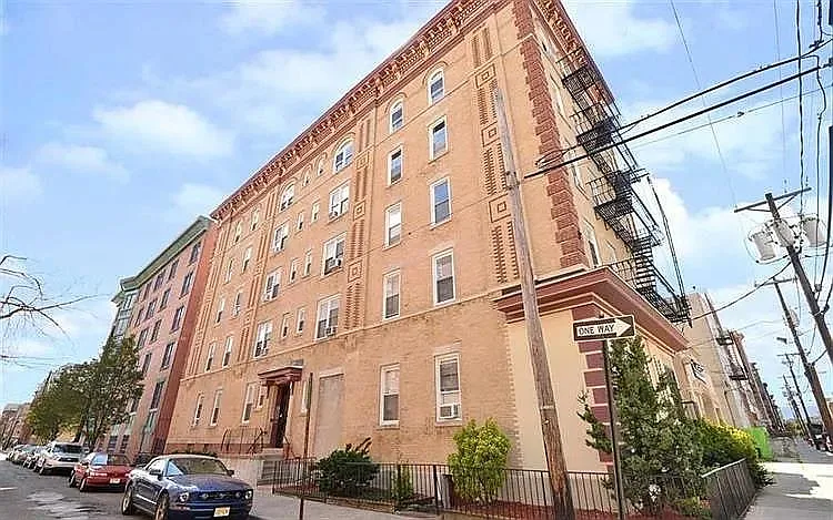 533 Monroe St #5A — Photo 10