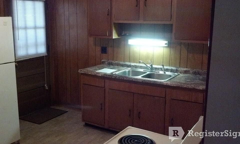 2nd image of 105B E Harson St