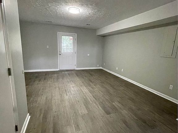2nd image of 1661 Foxhaven Ct APT 1