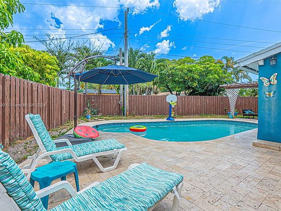 3rd image of 3651 SW 23rd St
