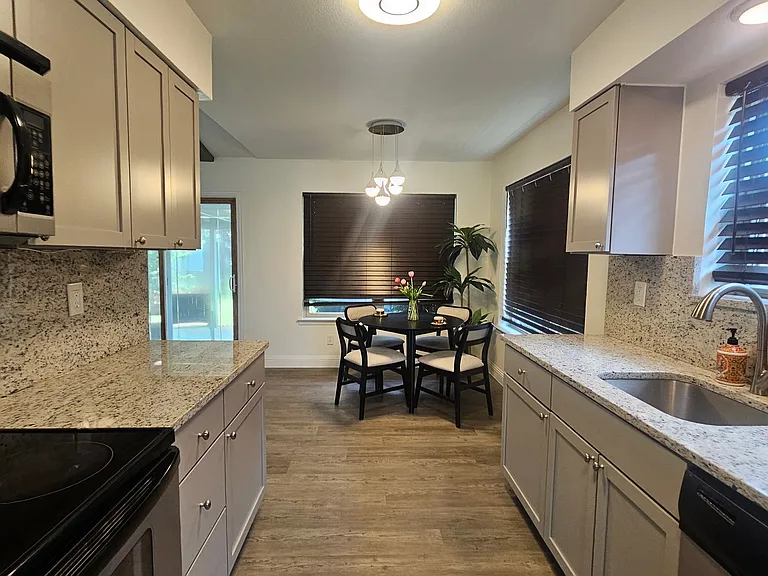 1619 Glenhill Ln — Photo 15