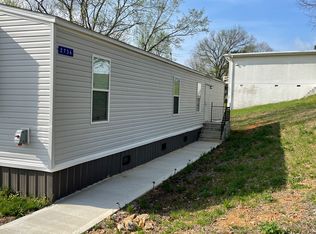 2736 Palmyra Rd, Palmyra, TN 37142