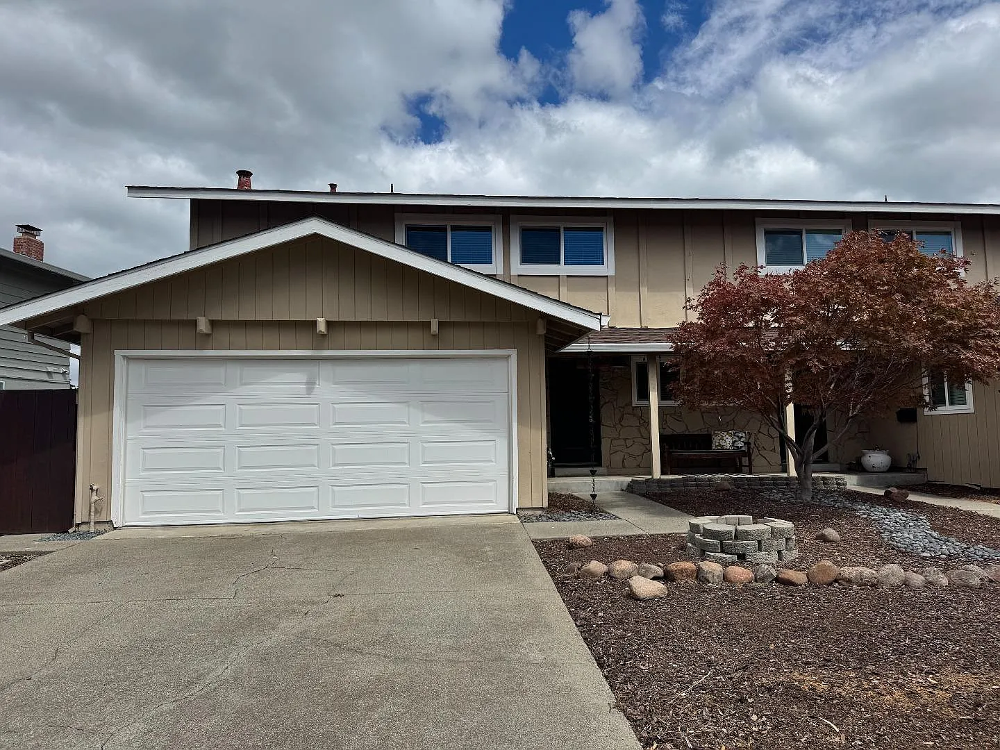 3 bed, 2.5 bath, 1995 sqft, $5,250 — Photo 1