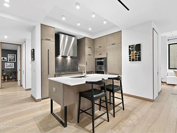 3rd image of 88 Lexington Ave #702