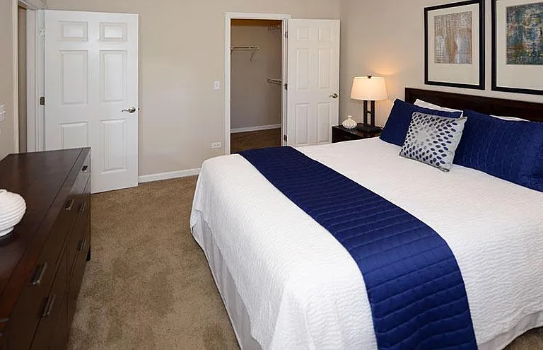 Glenmuir of Naperville Apartments — Photo 17