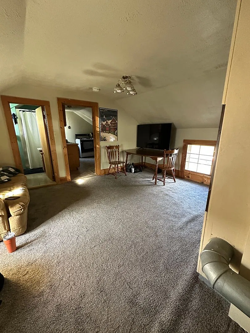 2 Bedroom Apartment Steps from UW-La Crosse & Western Technical College — Photo 4