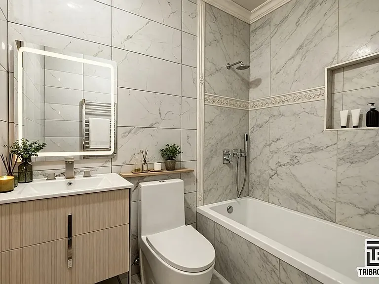 110 Berry St #3R — Photo 6
