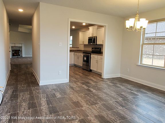 5th image of 3461 Sabra Ln