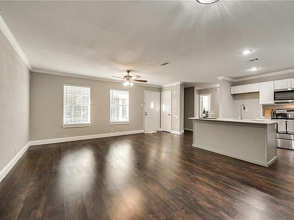 5th image of 2818 Materhorn Dr