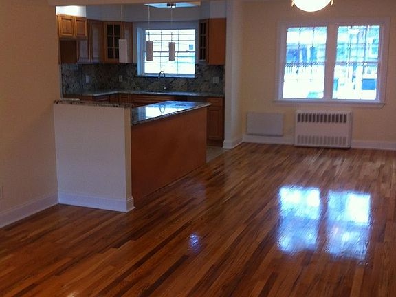 4th image of 3141 75th St