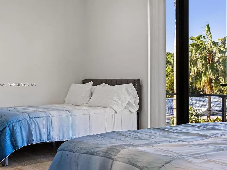 638 Lakeside Hbr — Photo 15