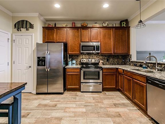 4th image of 10215 Pink Palmata Ct