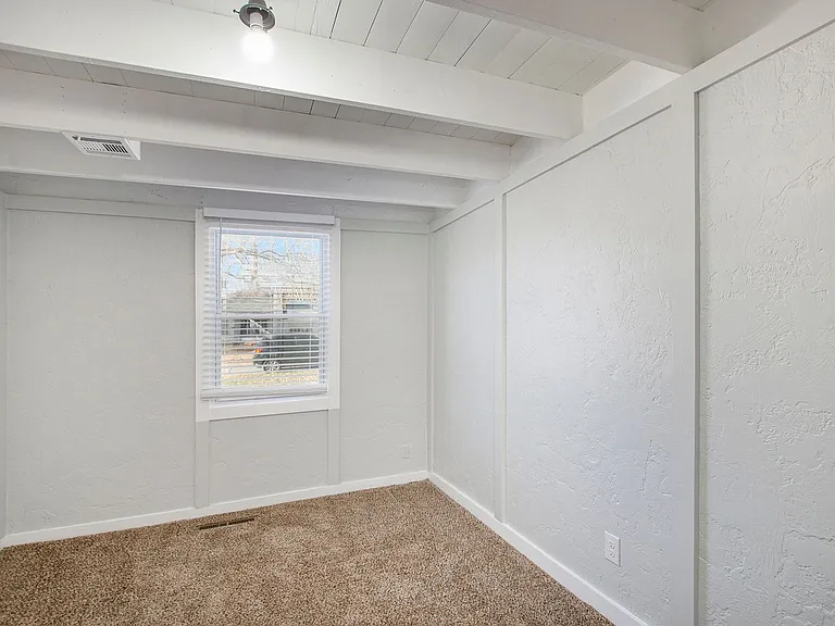 5335 Reeds Rd — Photo 6