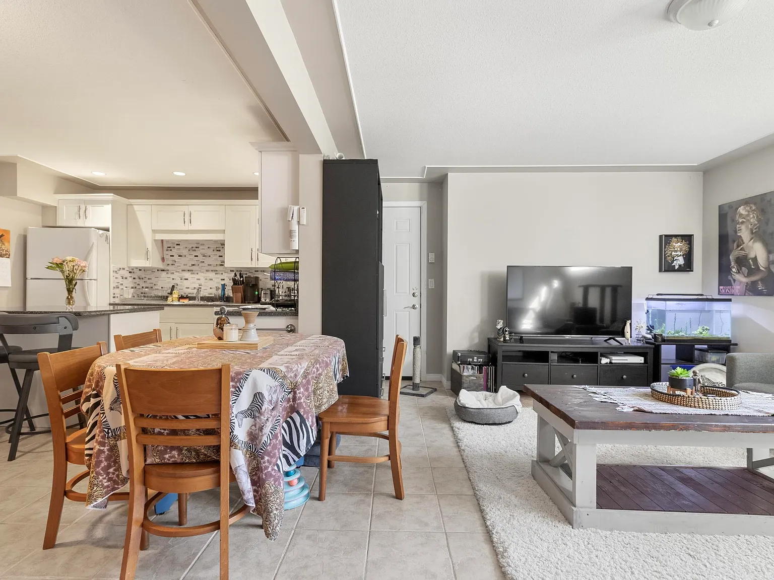 1 bed, 1200 sqft, $1,350 — Photo 3