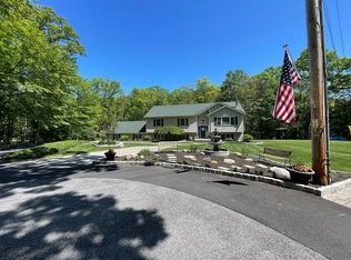 4 Beech Acres Dr, Rock Tavern, NY 12575